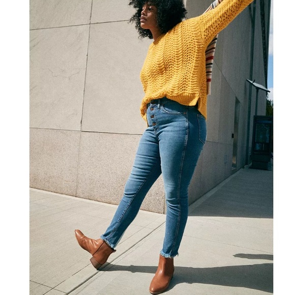 Madewell Petite 10" High-Rise Skinny Jeans in Mackey Wash: Button-Front Edition - Picture 5 of 10